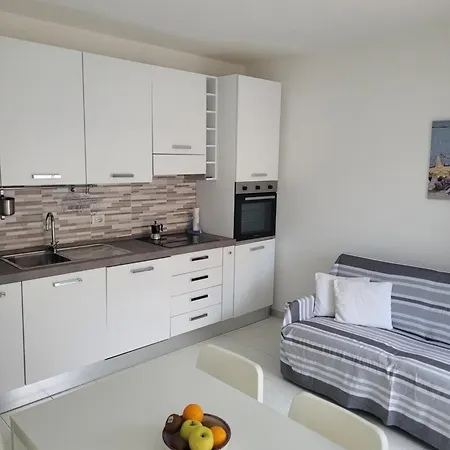 Casa Orchidea شقة كاستيلساردو